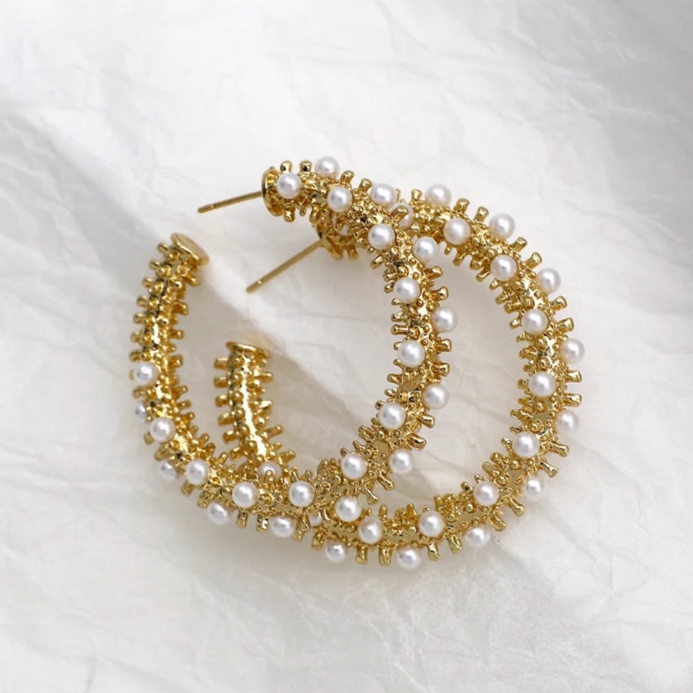 🌟 Pearl Hoop Gold Tone Earrings - Picture 2 of 4